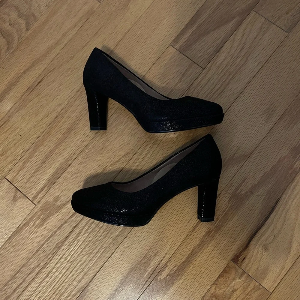 BRAND NEW Tamaris Speckled Black Suede Pumps, 6 - Picture 4 of 7